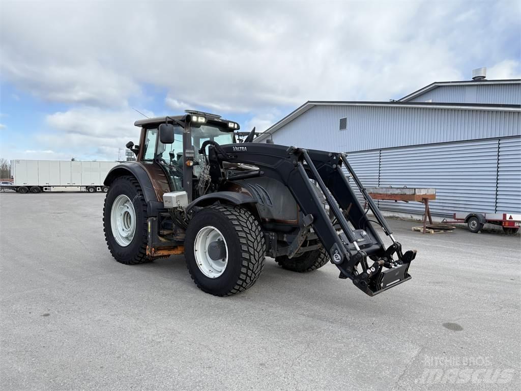 Valtra T203 Traktoriai