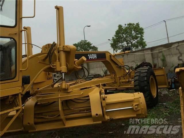 CAT 140 H Greideriai
