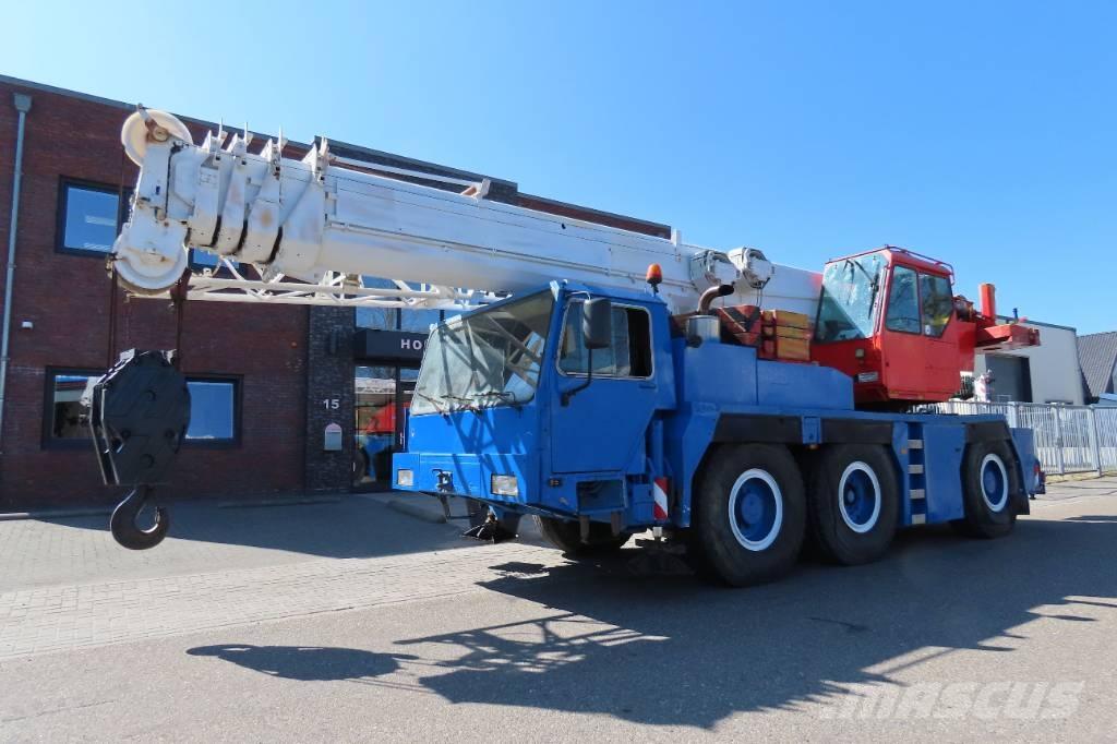Liebherr LTM 1050-1 Visureigiai kranai
