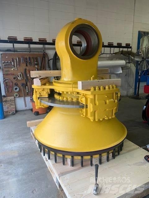 Komatsu 830 E Karjeriniai savivarčiai