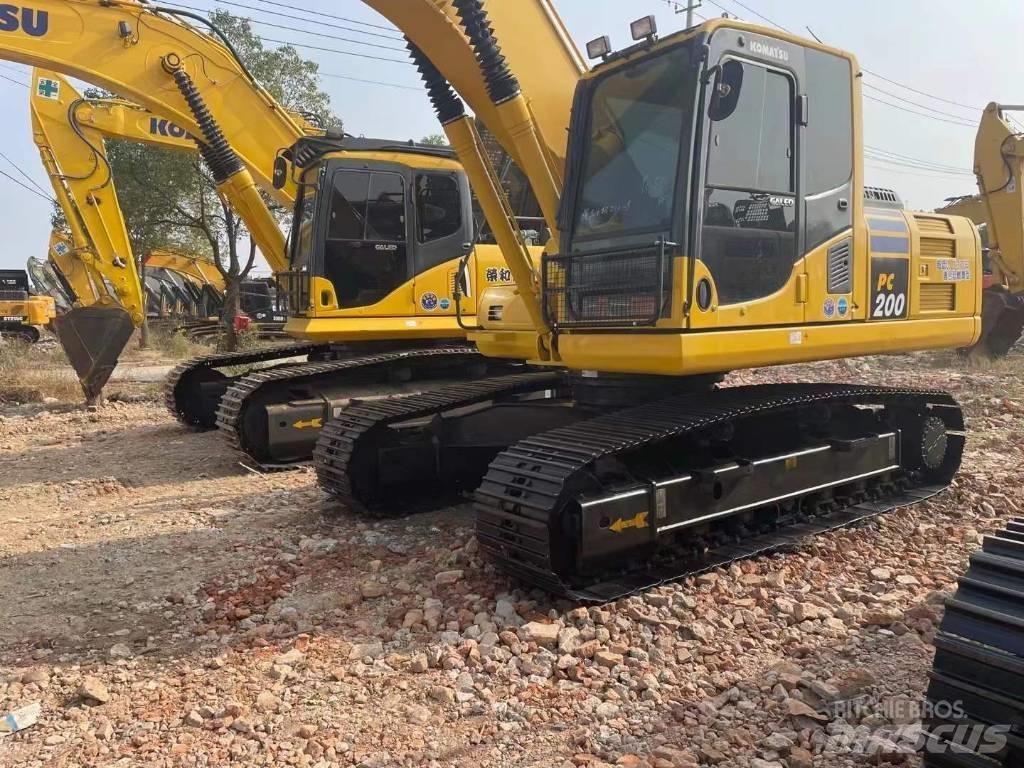 Komatsu PC 200 Vikšriniai ekskavatoriai