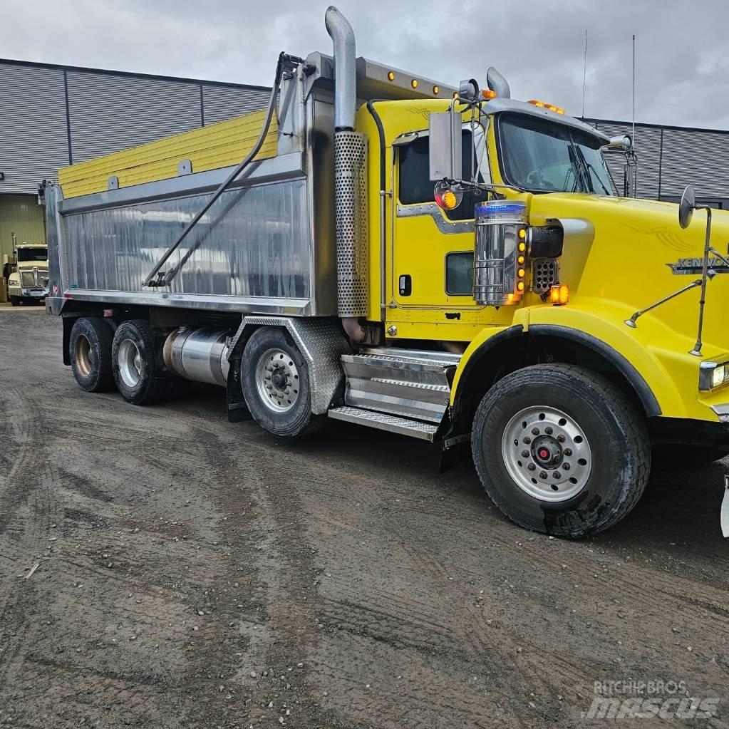 Kenworth T 800 Savivarčių priekabų vilkikai