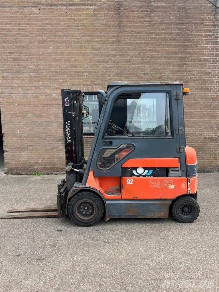 Toyota 7FBMF25 Elektriniai šakiniai krautuvai