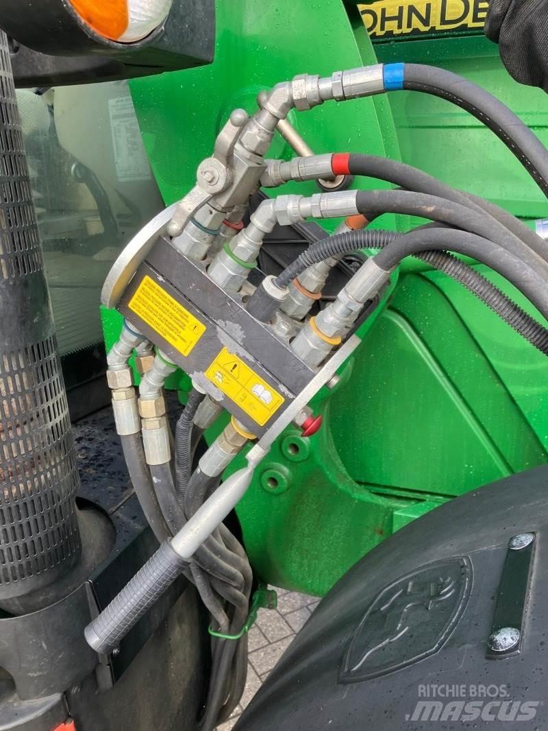 John Deere 6125R Traktoriai
