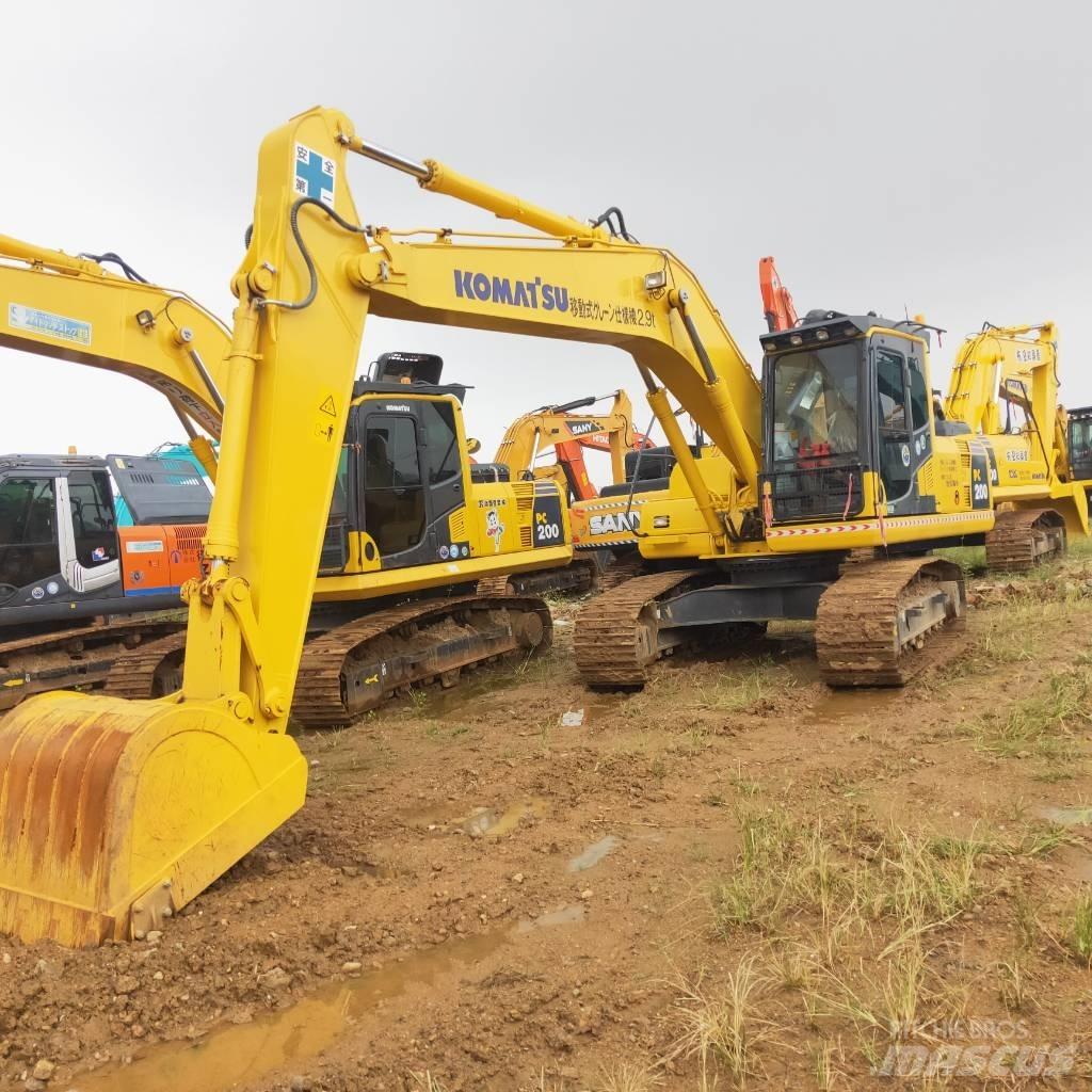 Komatsu PC200-8 Vikšriniai ekskavatoriai