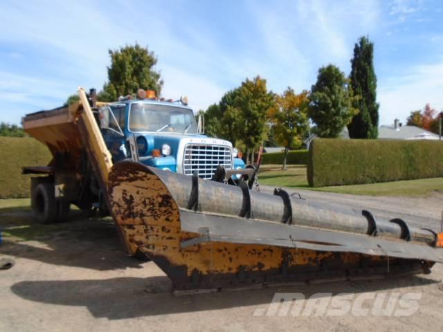 Ford LTL 9000 Sniego peiliai ir valytuvai