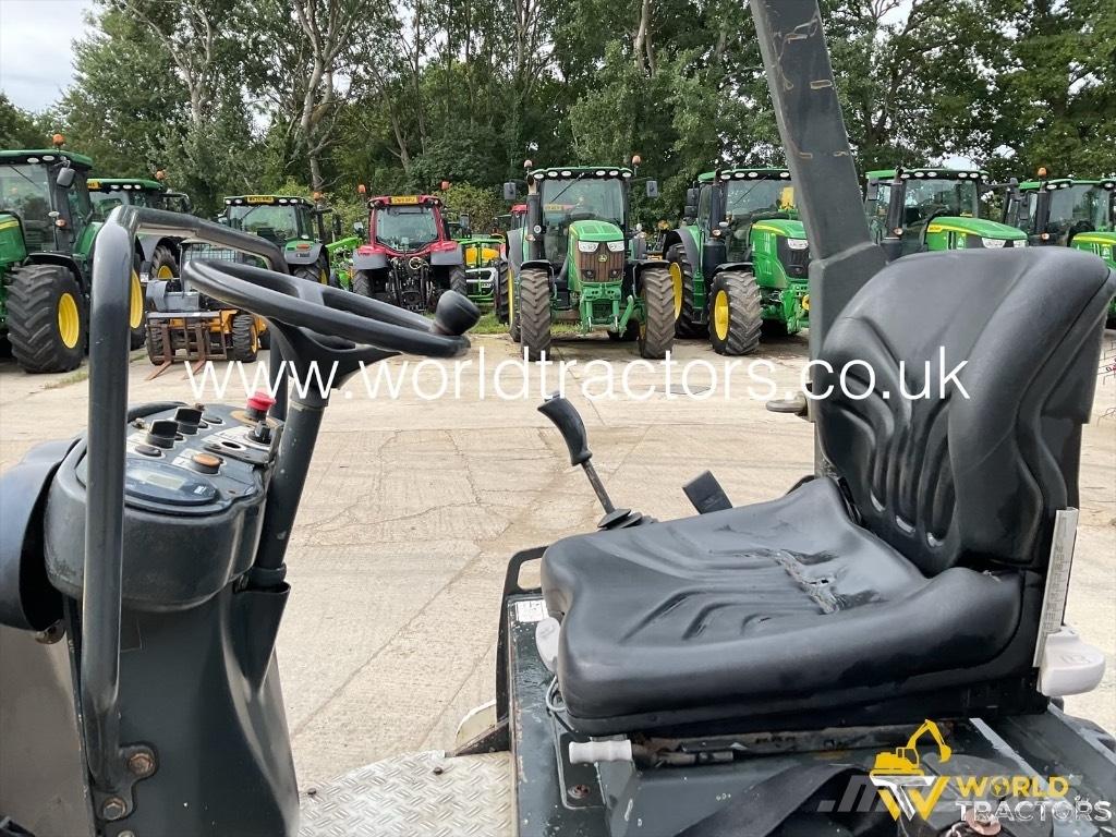 Bomag BW 120 AD-4 Porinių būgnų volai