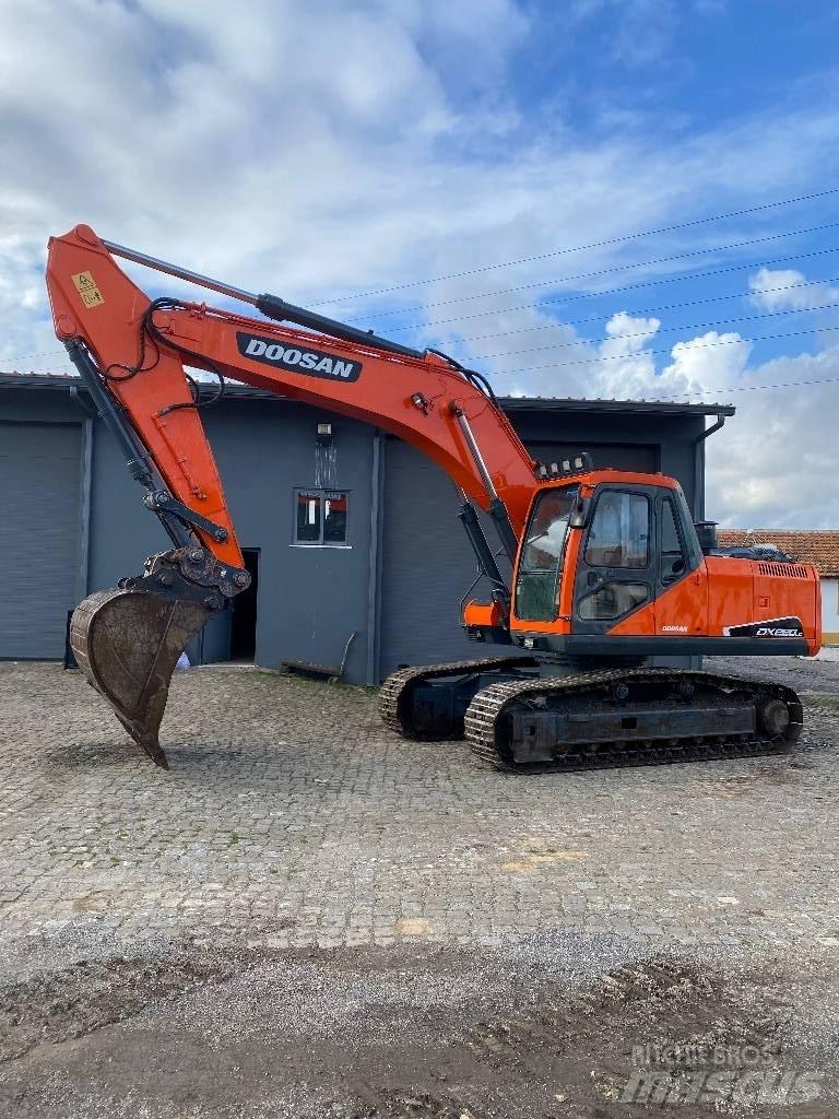 Doosan DX 220 NLC Vikšriniai ekskavatoriai