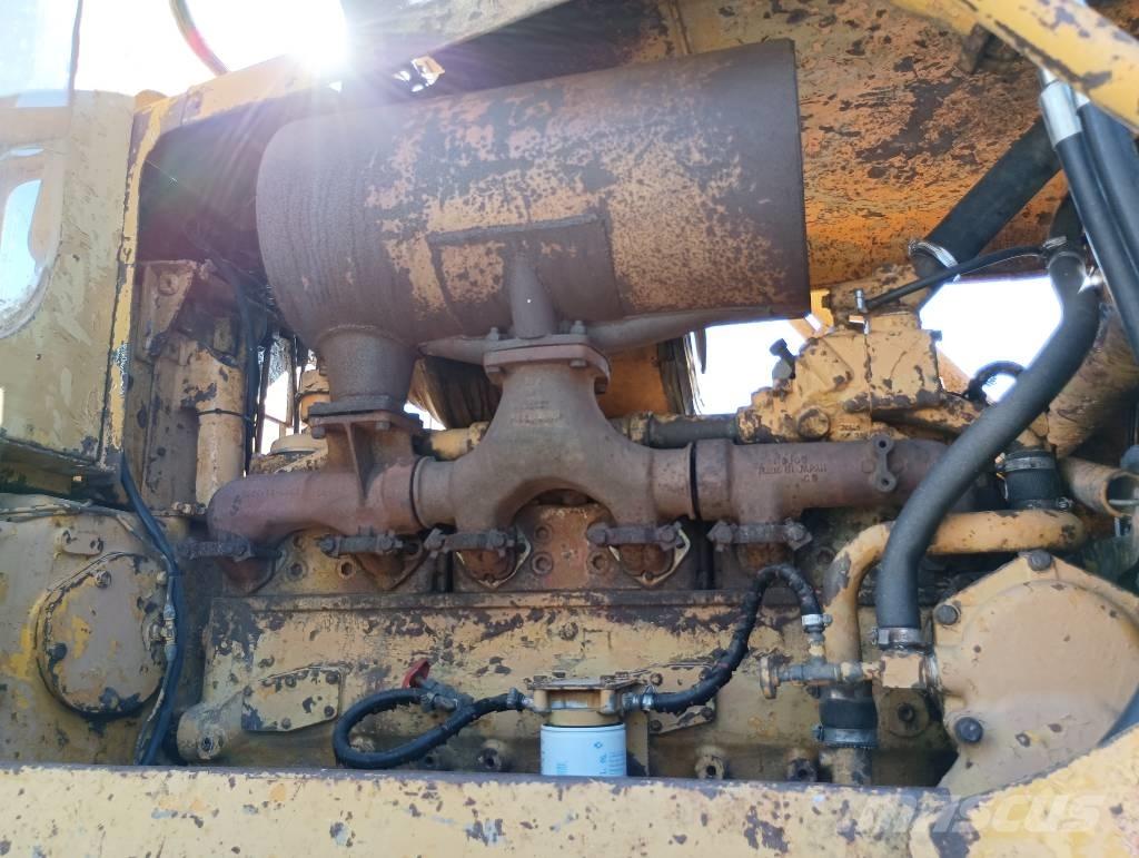 Komatsu D 85 A-12 Vikšriniai buldozeriai