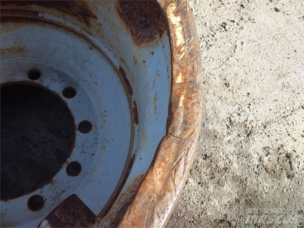 Valmet 890 20x26,5 Padangos, ratai ir ratlankiai
