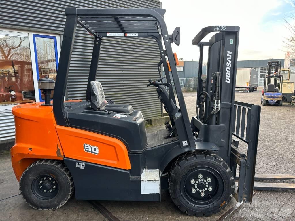 Doosan D30NX Dyzeliniai krautuvai