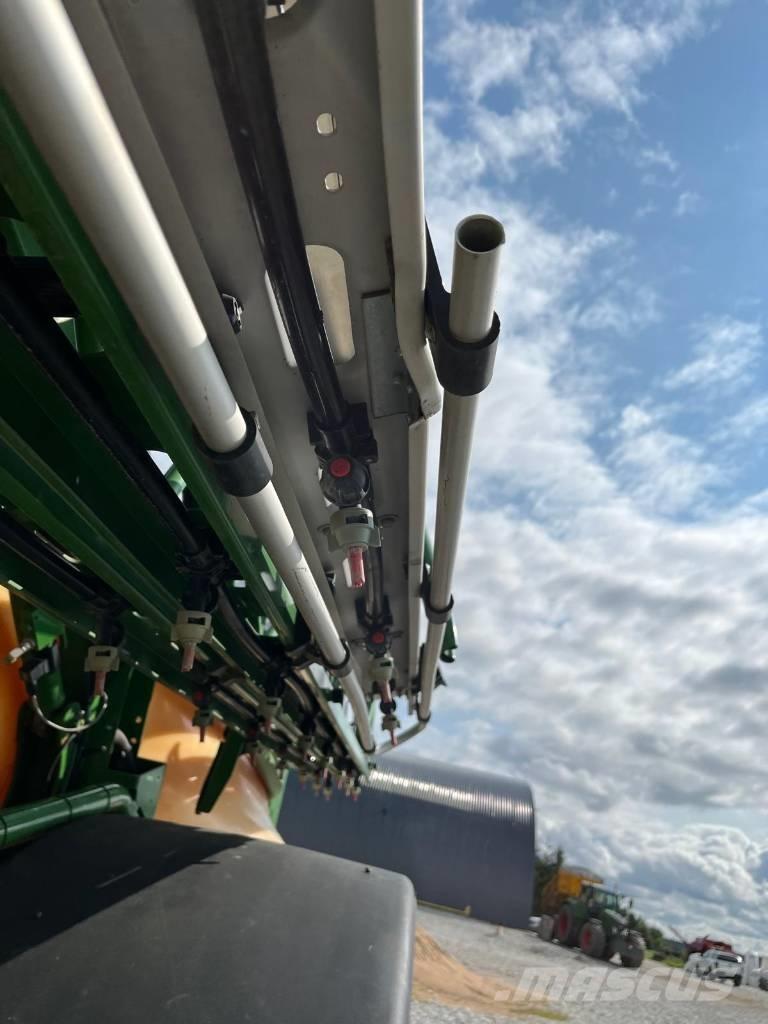 Amazone UX 4200 Prikabinami purkštuvai