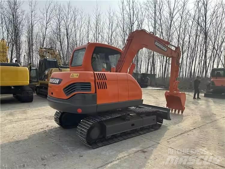 Doosan DX75 Vikšriniai ekskavatoriai