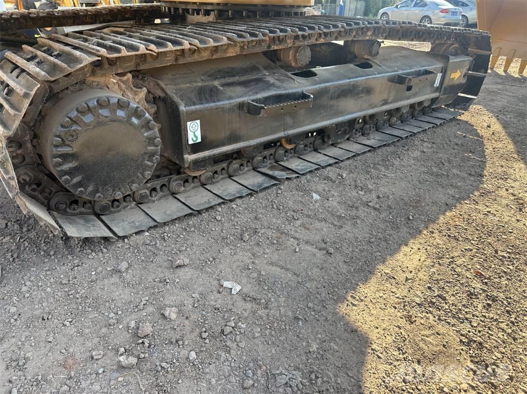 CAT 320BL Vikšriniai ekskavatoriai