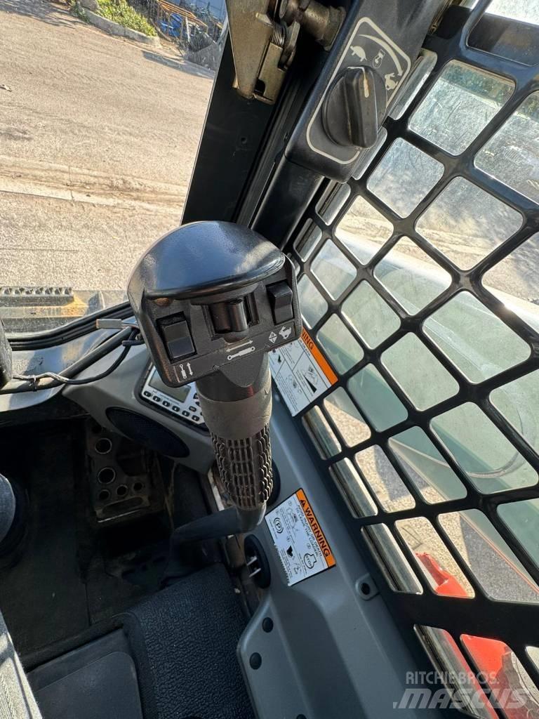Bobcat T 770 Krautuvai su šoniniu pasukimu