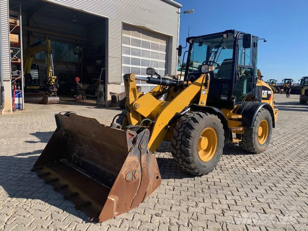 CAT 908M Naudoti ratiniai krautuvai
