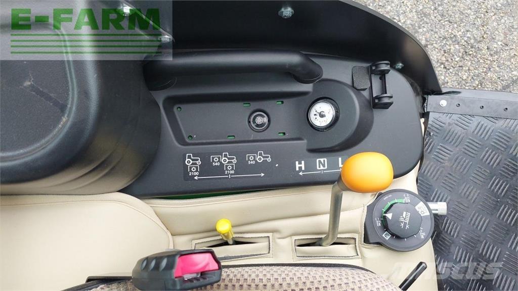 John Deere 1026R Traktoriai