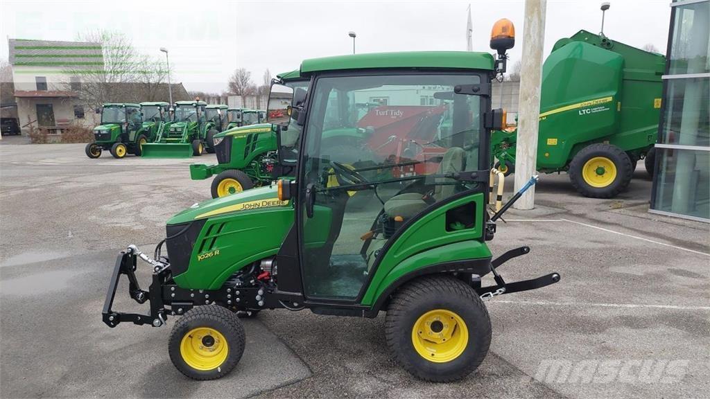 John Deere 1026R Traktoriai