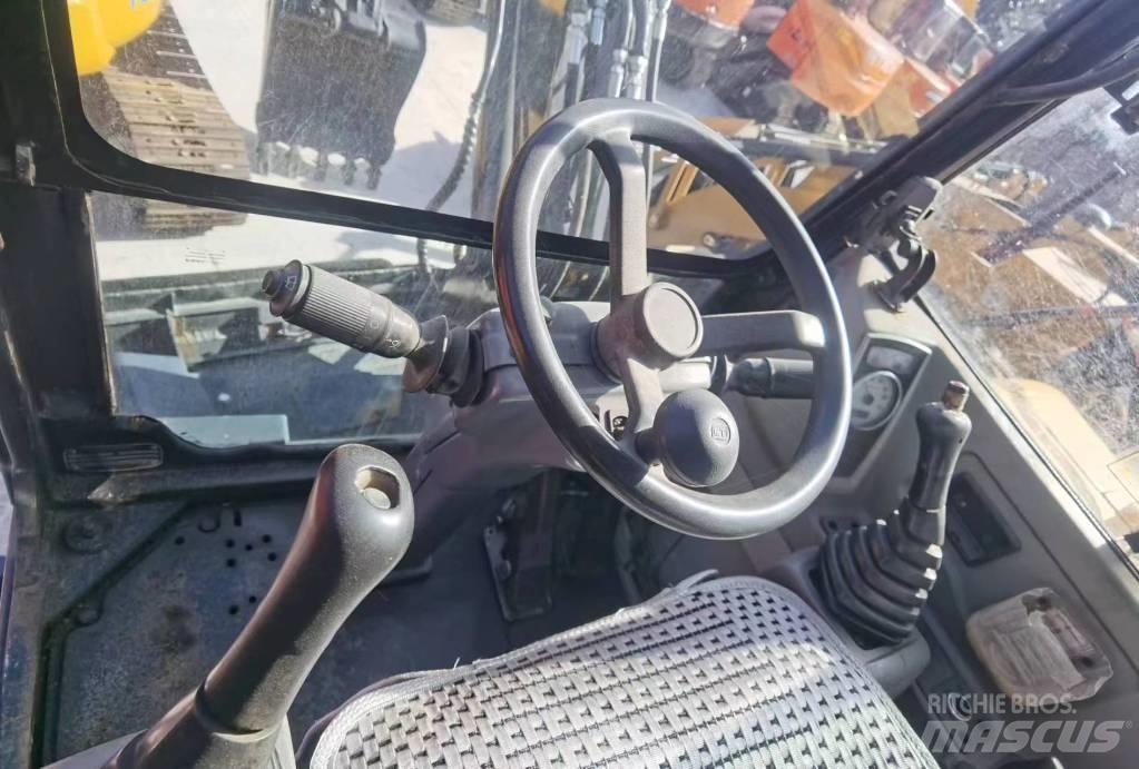 Hyundai Robex 60 W Ratiniai ekskavatoriai