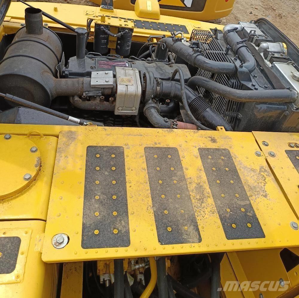 Komatsu PC 210 Vikšriniai ekskavatoriai