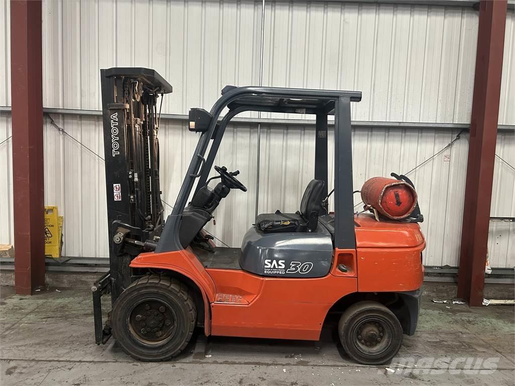 Toyota 7FGF30 LPG (dujiniai) krautuvai