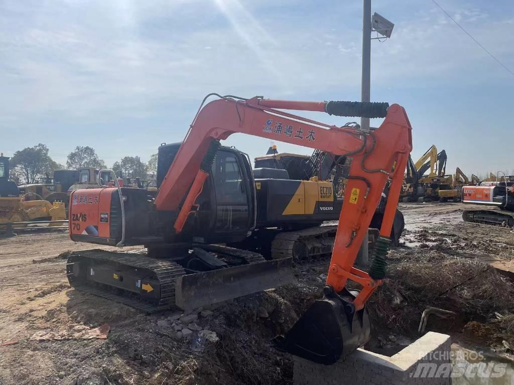 Hitachi 60 Vikšriniai ekskavatoriai