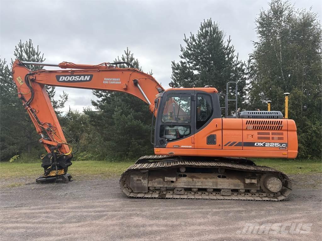 Doosan DX225LC-3 Vikšriniai ekskavatoriai