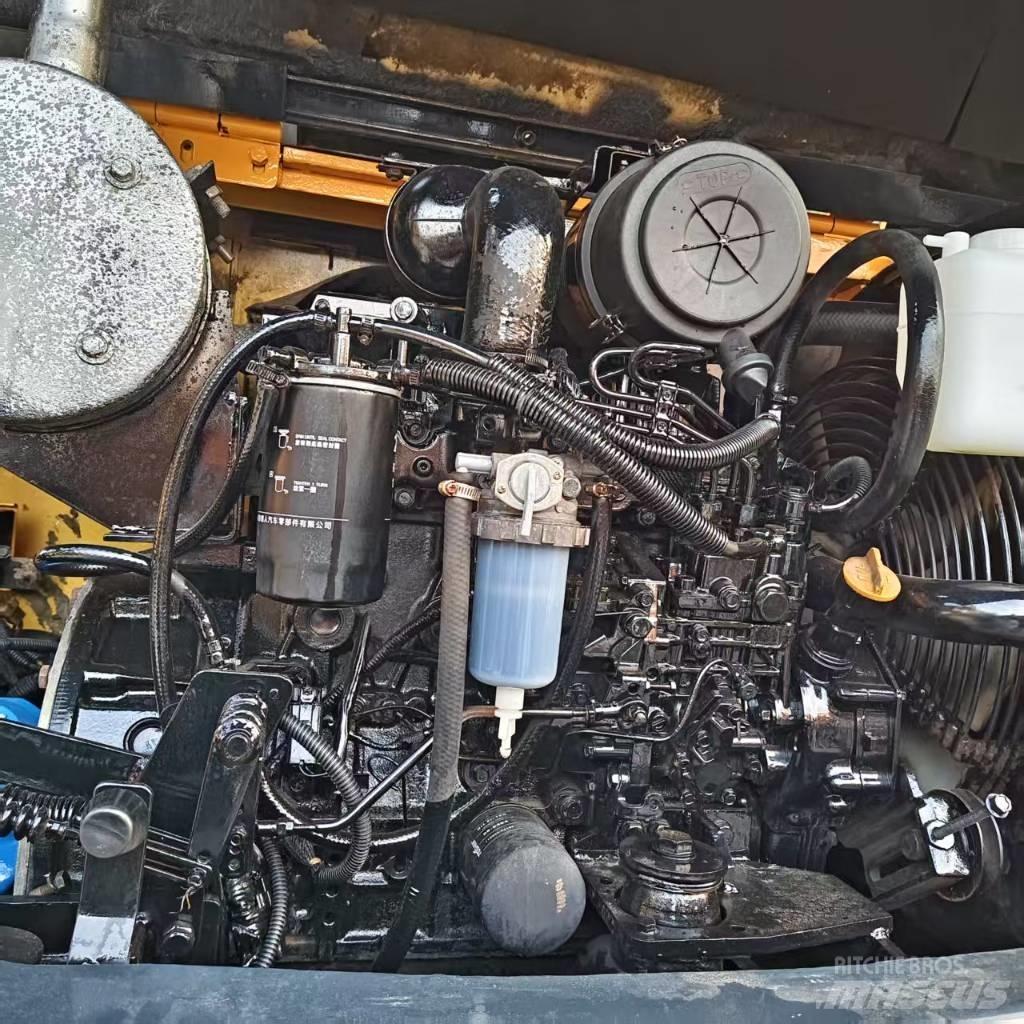Hyundai Robex 60 VS Mini ekskavatoriai < 7 t