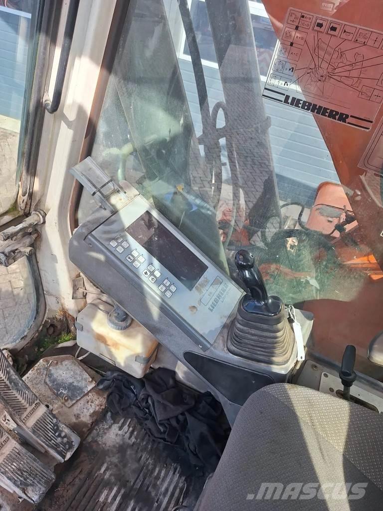 Liebherr R932 Vikšriniai ekskavatoriai