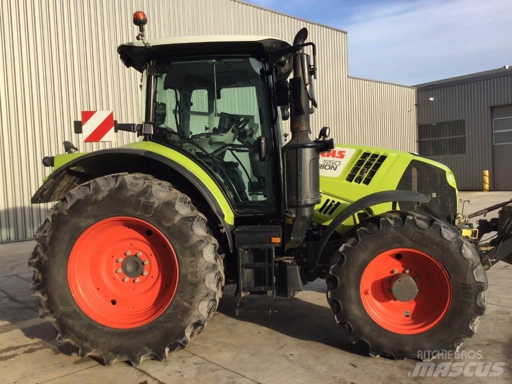 CLAAS ARION 550 Traktoriai