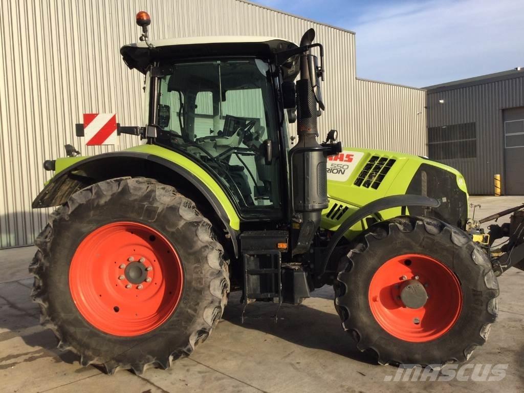 CLAAS ARION 550 Traktoriai