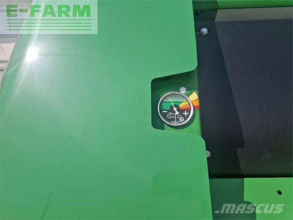 John Deere V451M Stačiakampių ryšulių presai