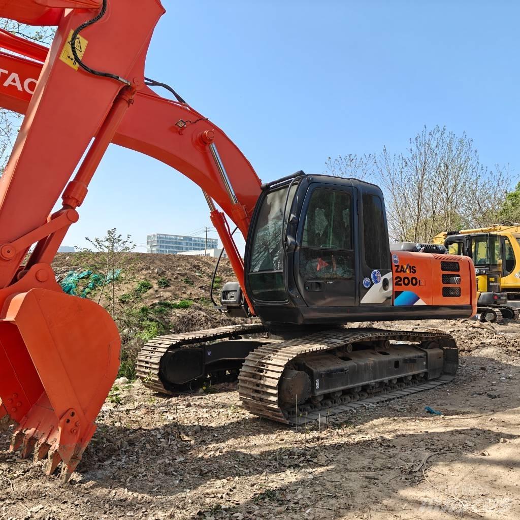 Hitachi ZX200 Vikšriniai ekskavatoriai