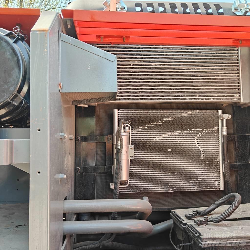 Hitachi ZX200 Vikšriniai ekskavatoriai
