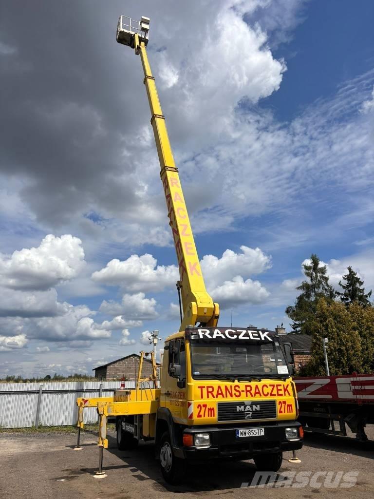 MAN L 2000 Ant vilkikų montuojamos kėlimo platformos