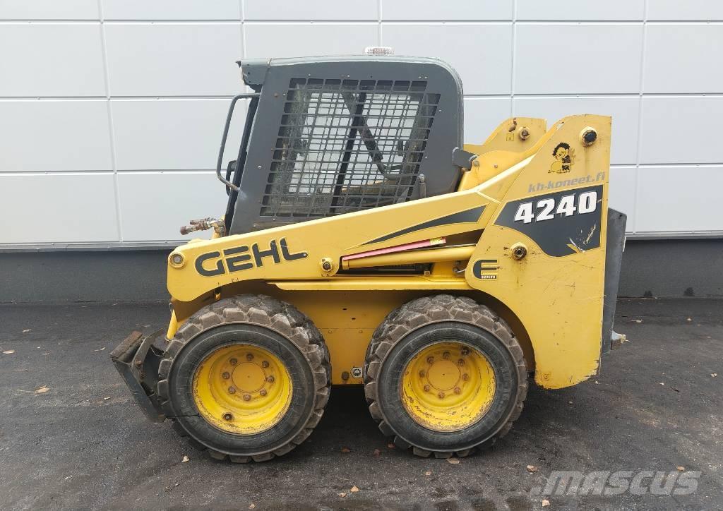 Gehl 4240 E Krautuvai su šoniniu pasukimu
