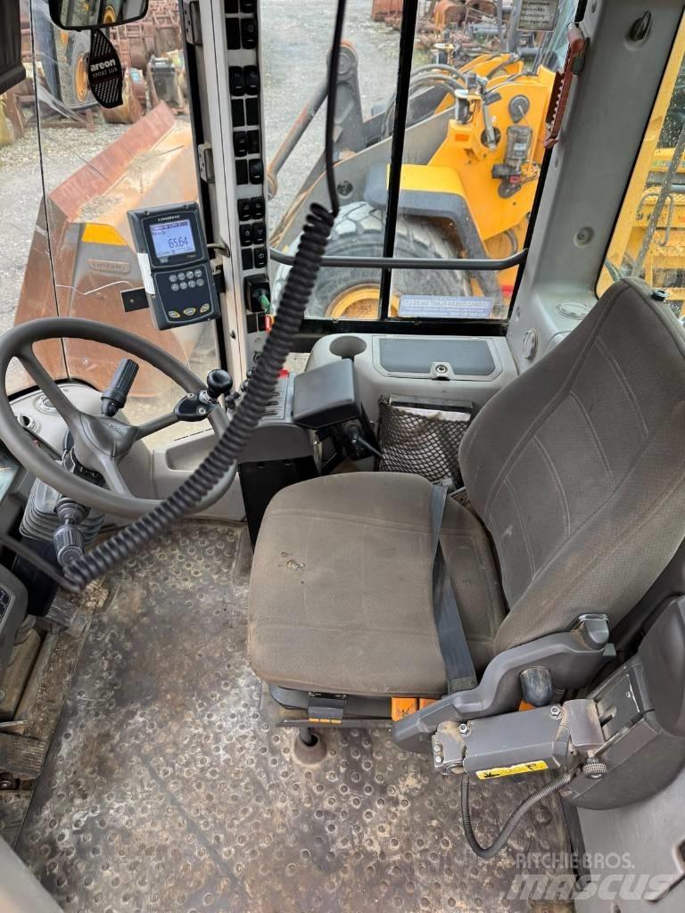 Volvo L 180 F Naudoti ratiniai krautuvai