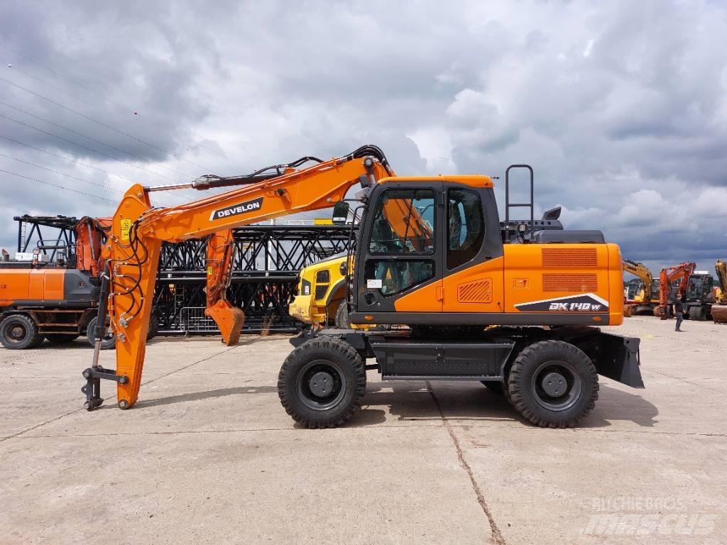 Develon DX 140 W-7 Ratiniai ekskavatoriai