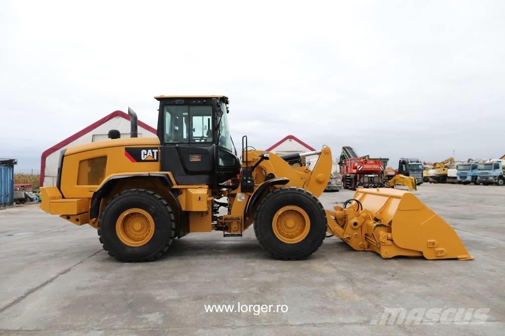 CAT 938 M Naudoti ratiniai krautuvai