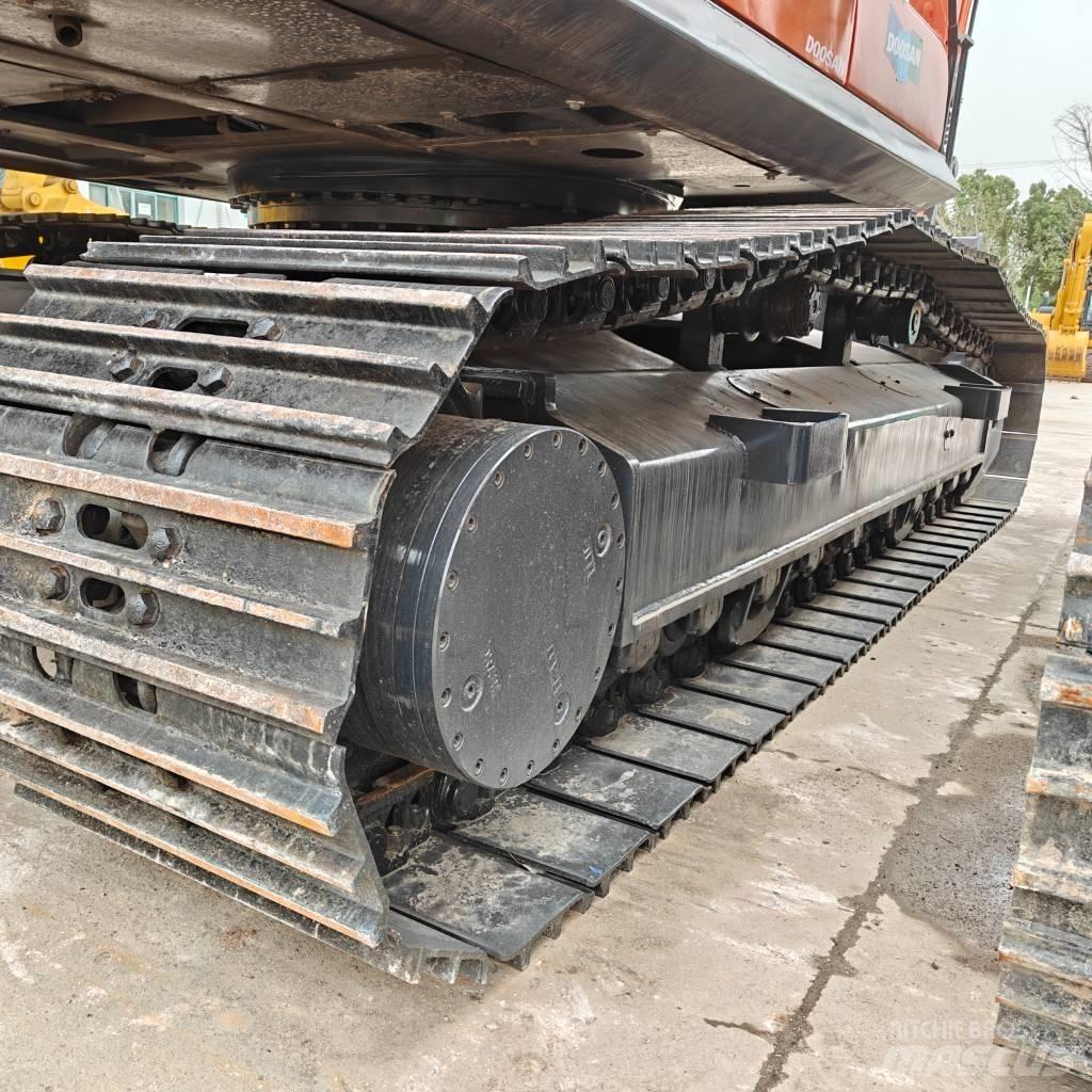 Doosan 225-9C Vikšriniai ekskavatoriai