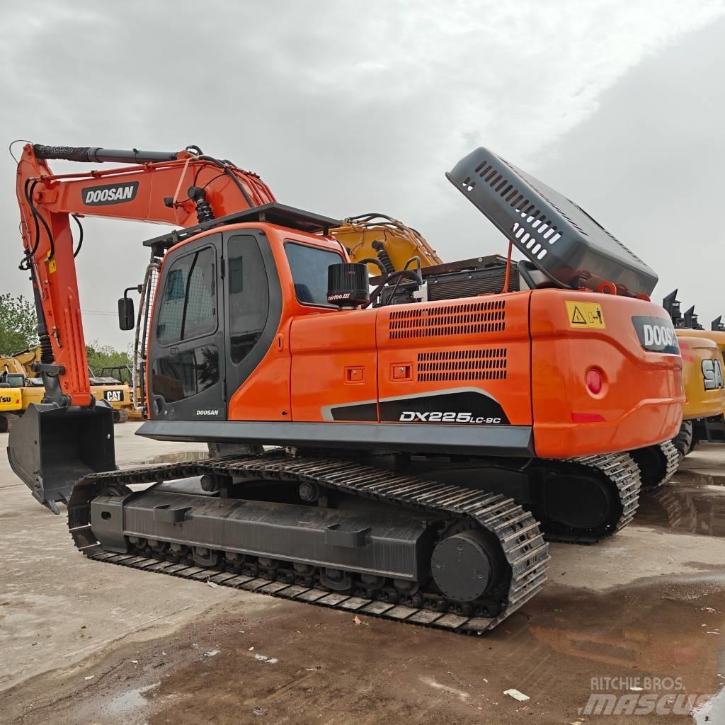 Doosan 225-9C Vikšriniai ekskavatoriai