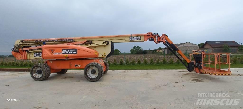 JLG 1250 AJP Alkūniniai keltuvai
