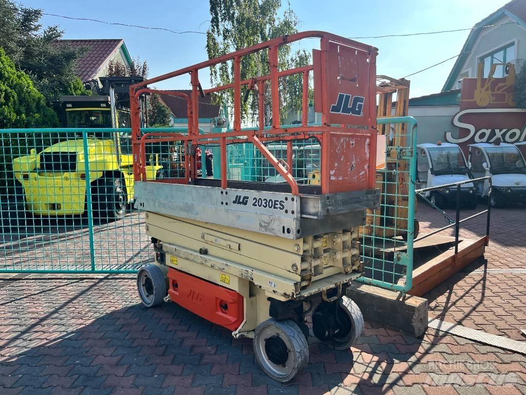 JLG 2030ES     V-3450 Vertikalūs stiebiniai keltuvai