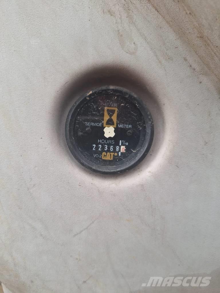 CAT 317 Vikšriniai ekskavatoriai