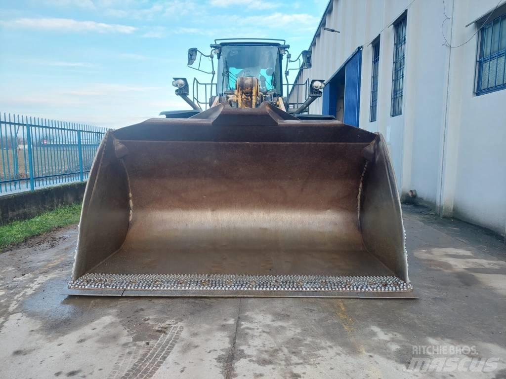 Komatsu WA475 Naudoti ratiniai krautuvai