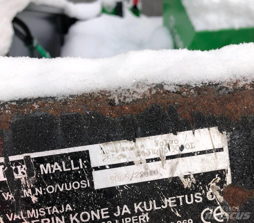  LKK Lumikauha 3000L Kiti krovimo ir kasimo mechanizmai ir jų priedai
