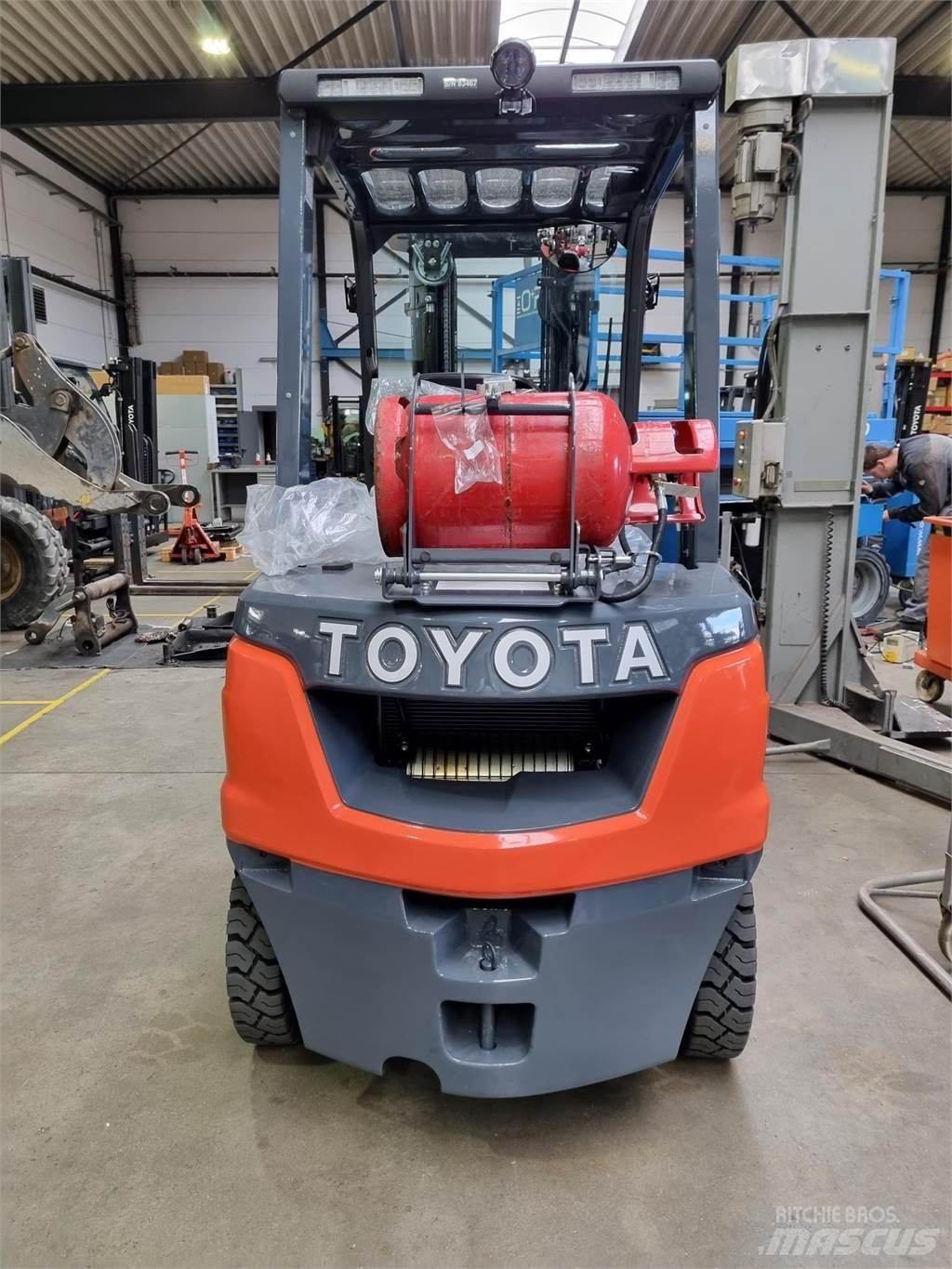 Toyota 02-8FGF25 LPG (dujiniai) krautuvai