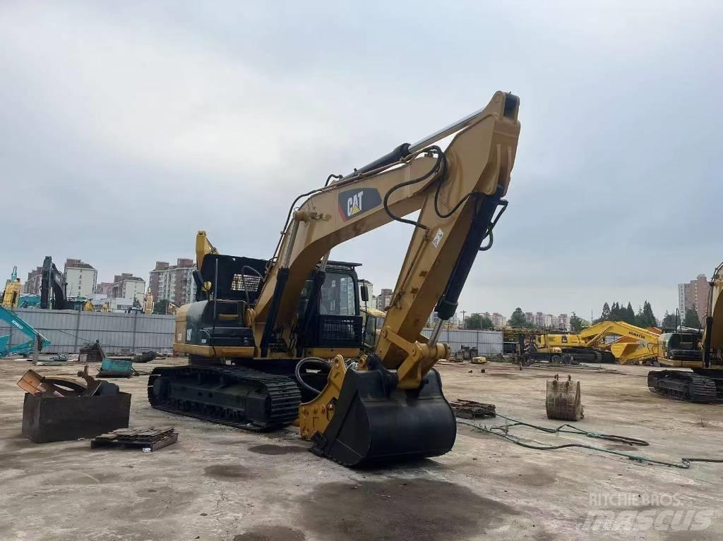 CAT 325D Vikšriniai ekskavatoriai