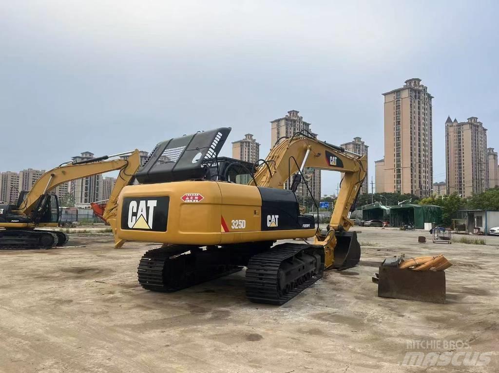 CAT 325D Vikšriniai ekskavatoriai