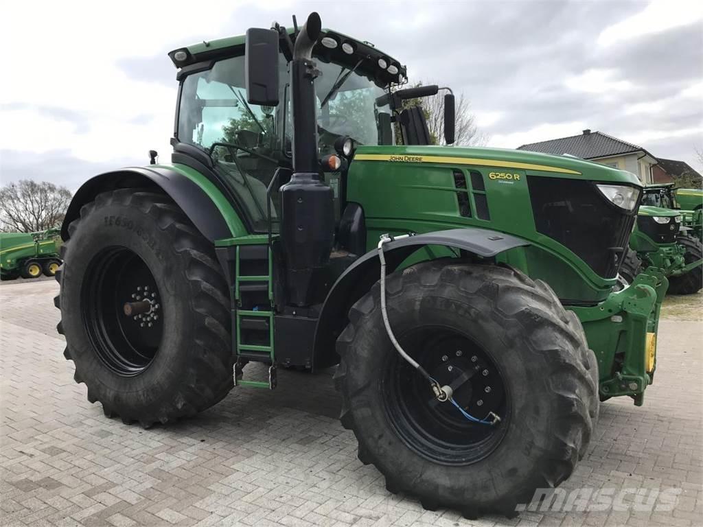 John Deere 6250R Traktoriai